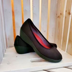 Women's Crocs Size 8 Wedge Heel